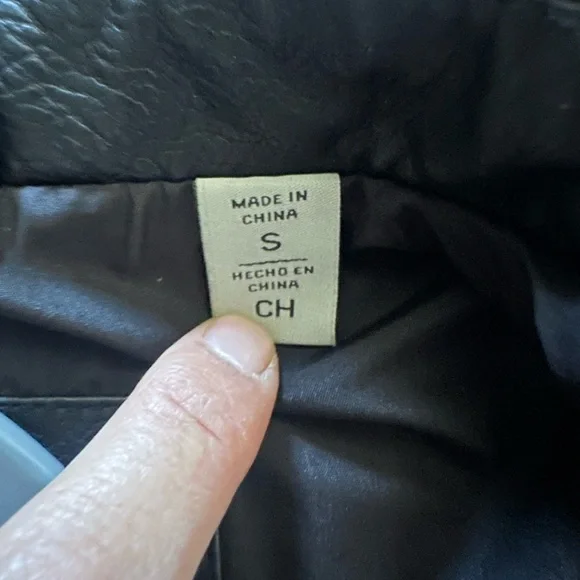 Levi's Women's Black Vegan Leather Jacket - Picture 4 of 5